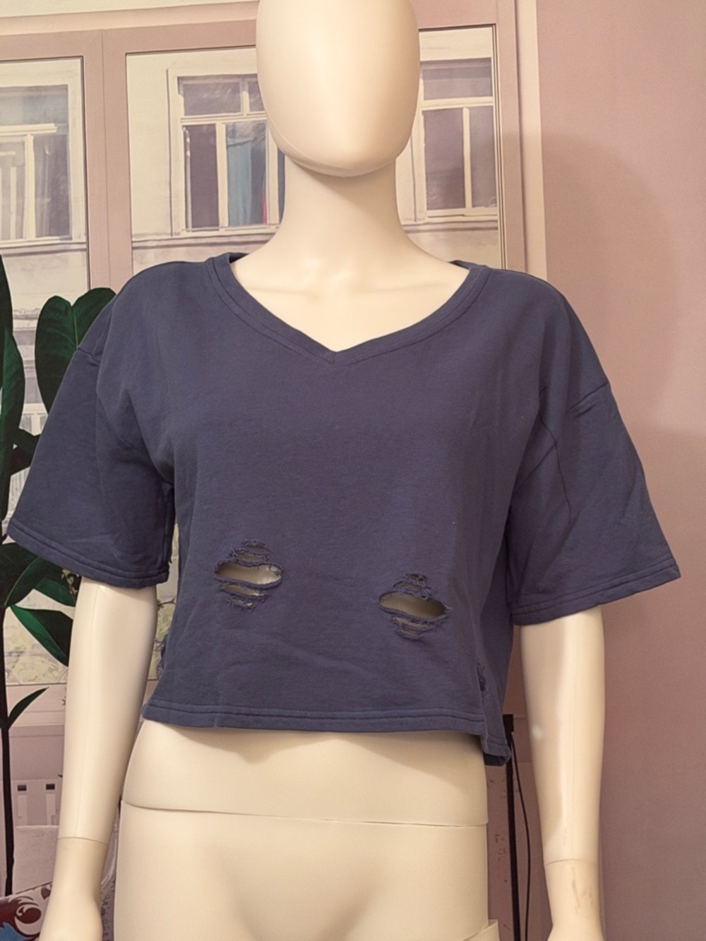 She + Sky Blue Short Sleeve Distressed Crop Top. Size M. 5